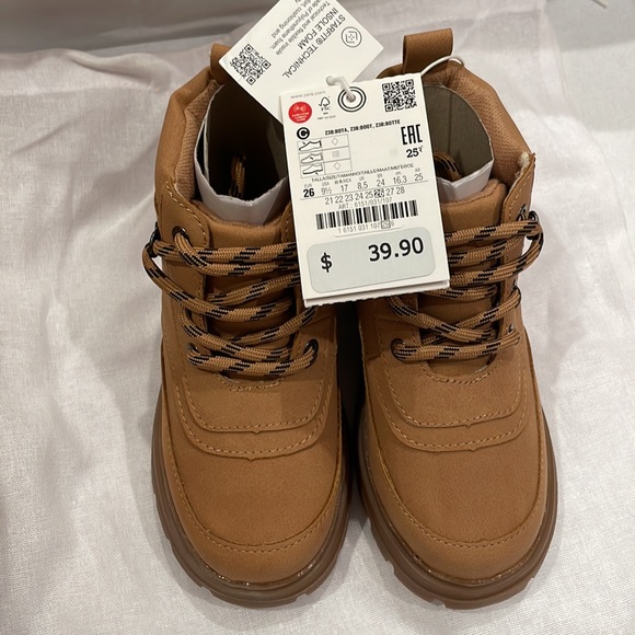 NWT Zara Kids Hiking Boots - Size 9.5 - Picture 5 of 5